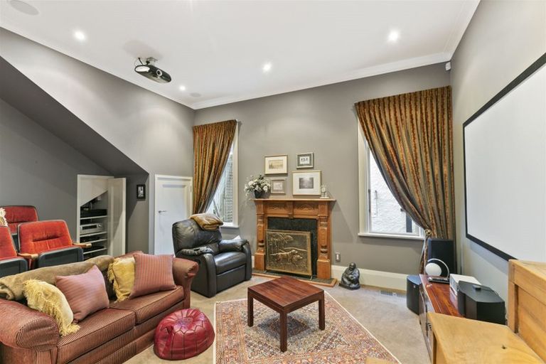 Photo of property in 12 Carlton Gore Road, Roseneath, Wellington, 6011