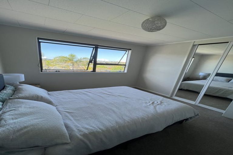 Photo of property in 36 Albatross Road, Red Beach, 0932