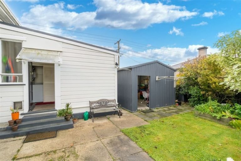 Photo of property in 121 Macandrew Road, South Dunedin, Dunedin, 9012