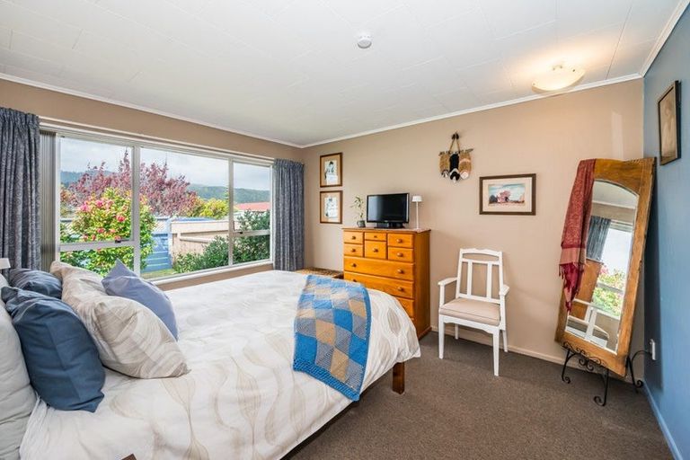 Photo of property in 97a Hillcrest Road, Raumati Beach, Paraparaumu, 5032