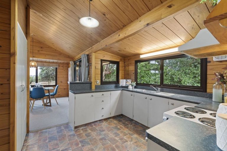 Photo of property in 2 Flaxmere Street, Waikanae Beach, Waikanae, 5036