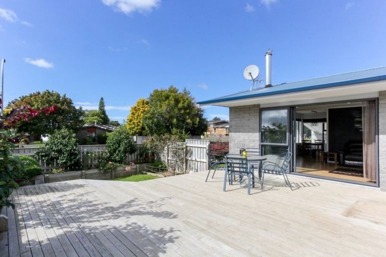 Photo of property in 16 Rewa Street, Inglewood, 4330