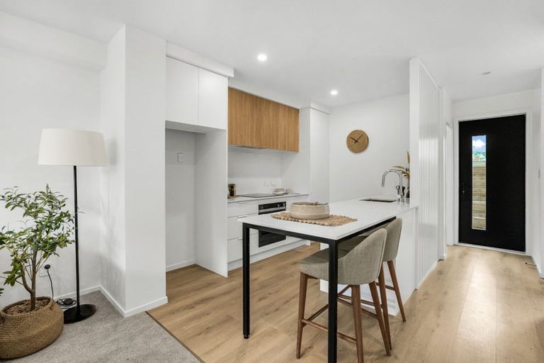 Photo of property in 9/10 Pascoe Avenue, Paremata, Porirua, 5026