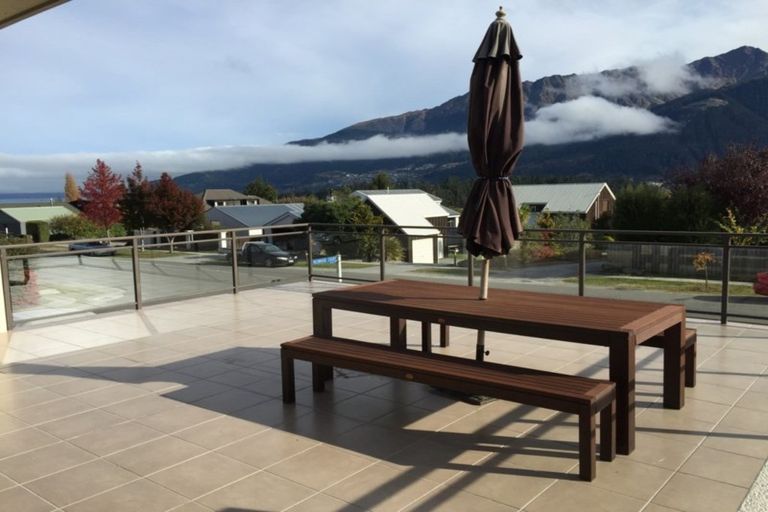 Photo of property in 13 Oregon Drive, Kelvin Heights, Queenstown, 9300
