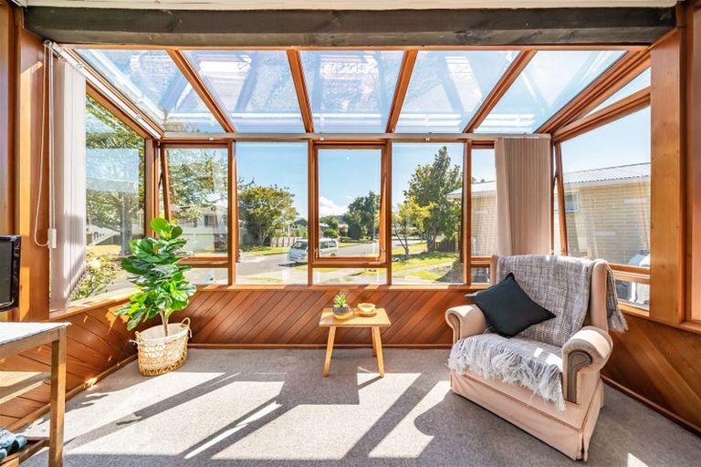 Photo of property in 74 California Drive, Totara Park, Upper Hutt, 5018