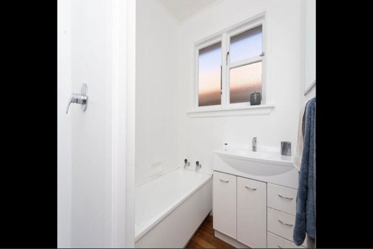 Photo of property in 11 Estuary Road, New Brighton, Christchurch, 8061