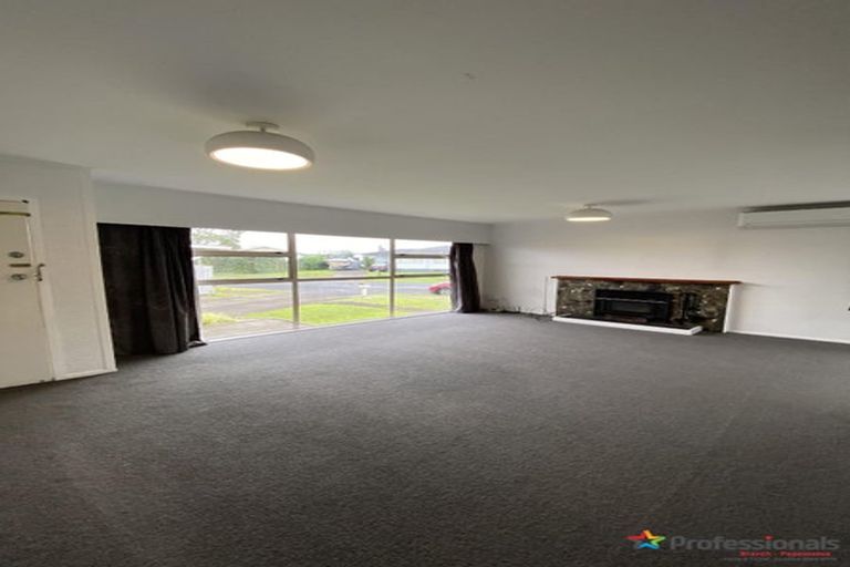 Photo of property in 119 Edgewater Drive, Pakuranga, Auckland, 2010