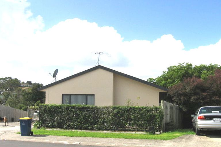Photo of property in 7 Zefiro Drive, Massey, Auckland, 0614