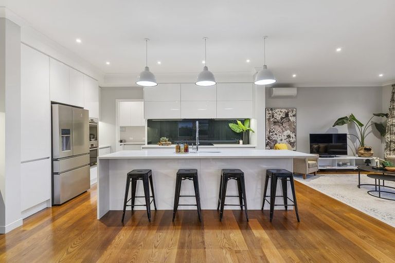 Photo of property in 8 Verley Rise, East Tamaki Heights, Auckland, 2016