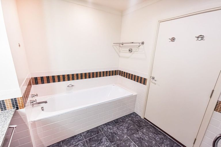 Photo of property in The Heritage Hotel Apartments, 608/35 Hobson Street, Auckland Central, Auckland, 1010
