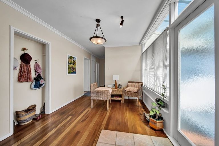 Photo of property in 28 Camberwell Road, Hawera, 4610