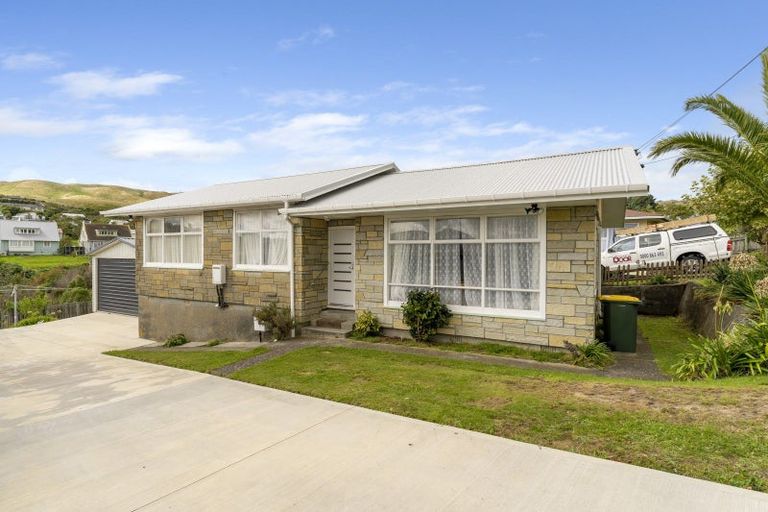 Photo of property in 134 Driver Crescent, Cannons Creek, Porirua, 5024