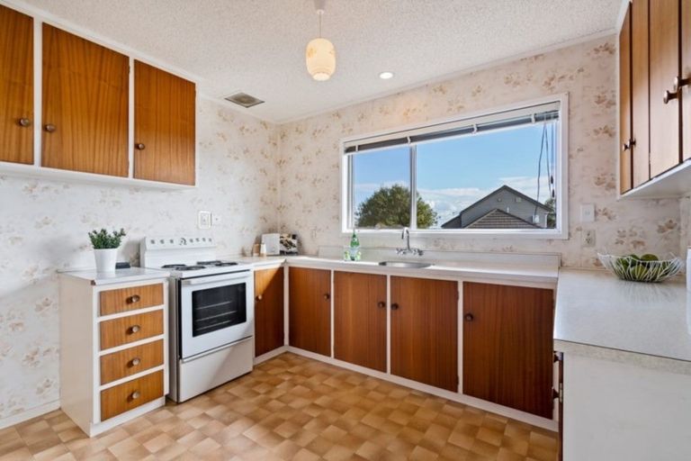 Photo of property in 1/19 Coates Road, Cockle Bay, Auckland, 2014