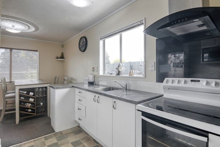 Photo of property in 17 Cargill Grove, Kelvin Grove, Palmerston North, 4414