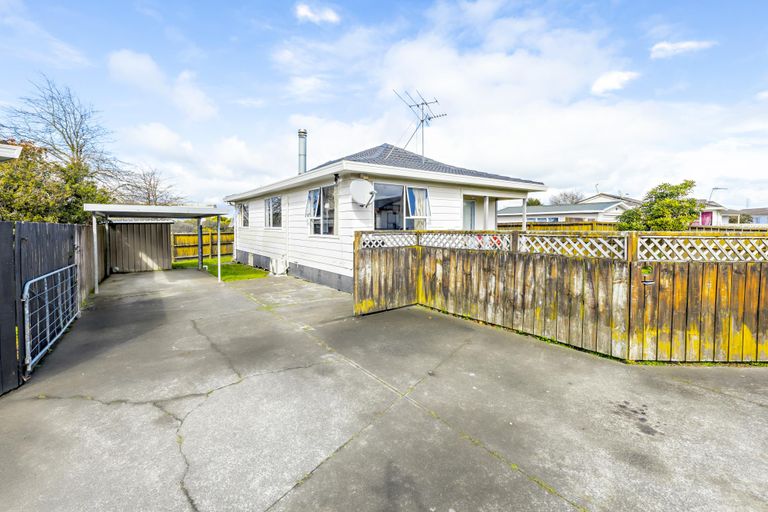 Photo of property in 1/14 Trimdon Street, Randwick Park, Auckland, 2105