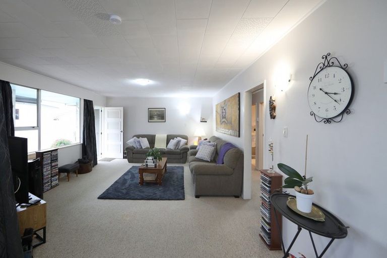 Photo of property in 220a Wolseley Street, Mayfair, Hastings, 4122