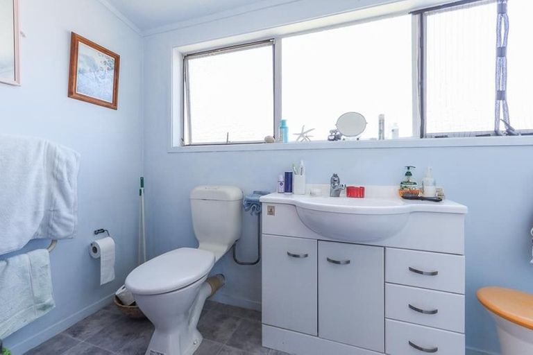 Photo of property in 3 Sequoia Crescent, Owhata, Rotorua, 3010