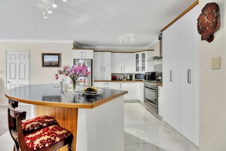 Photo of property in 432a Mangorei Road, Highlands Park, New Plymouth, 4312