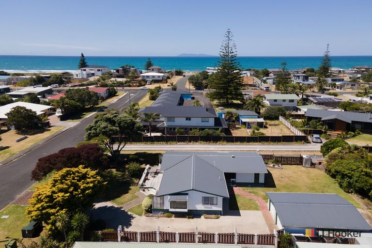 Photo of property in 28 Snell Crescent, Waihi Beach, 3611