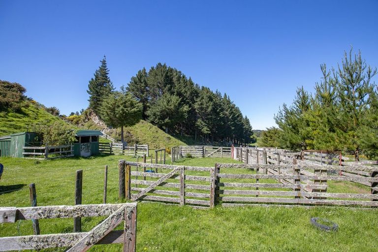 Photo of property in 1305 Opaki Kaiparoro Road, Mauriceville, Masterton, 5882