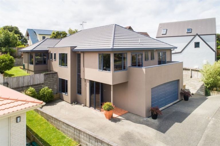 Photo of property in 11 Ruapehu Drive, Fitzherbert, Palmerston North, 4410