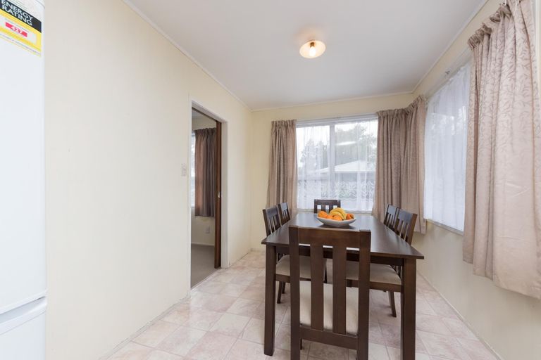 Photo of property in 18 St Catherine Crescent, West Harbour, Auckland, 0618