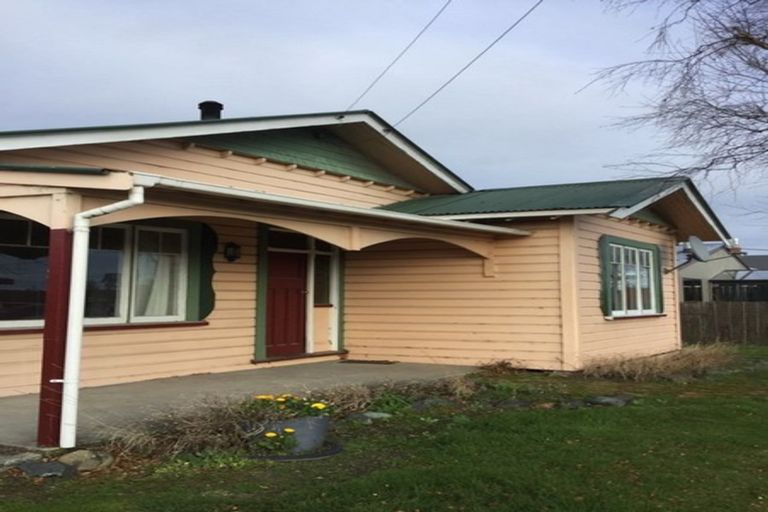 Photo of property in 28 Essex Street, Balclutha, 9230