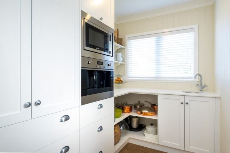 Photo of property in 2 Lovat Street, Havelock North, 4130