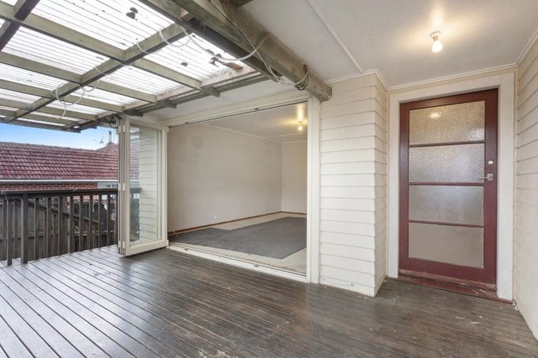 Photo of property in 53 Tiroroa Avenue, Te Atatu South, Auckland, 0610