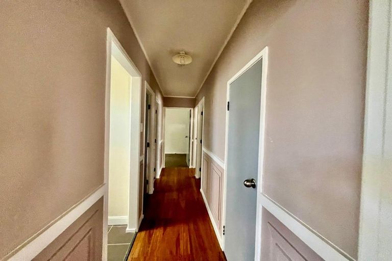 Photo of property in 8 John Walker Drive, Manurewa, Auckland, 2102