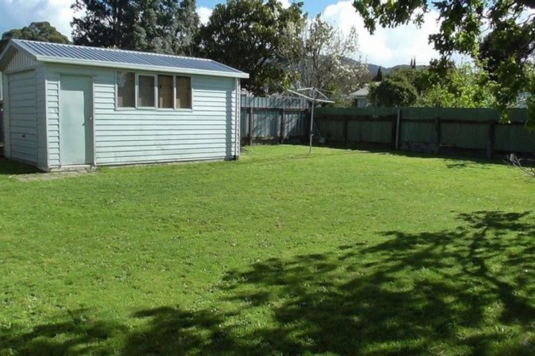 Photo of property in 87 Brandon Street, Featherston, 5710