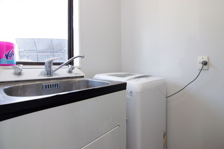 Photo of property in 8 Newton Place, Westbrook, Palmerston North, 4412