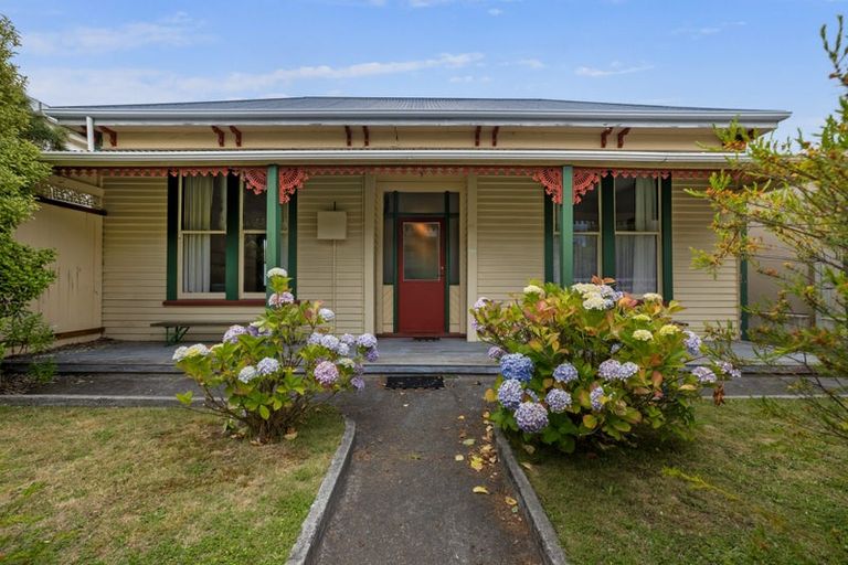 Photo of property in 21 Exeter Street, Lyttelton, 8082
