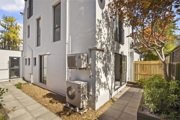 Photo of property in 28d Cranmer Square, Christchurch Central, Christchurch, 8013
