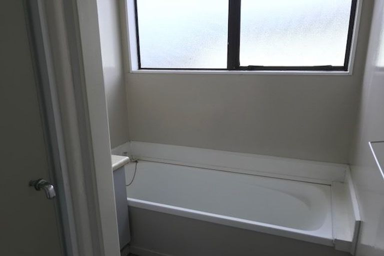 Photo of property in 2/10 Ebenezer Way, Clendon Park, Auckland, 2103