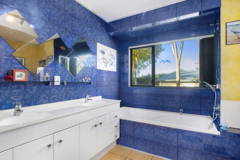 Photo of property in 10 Jenny Lane, Waiuku, 2123