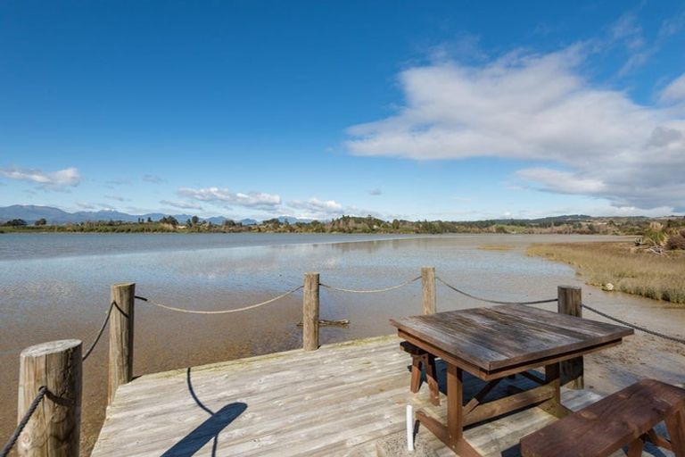 Photo of property in Atholwood Luxury Accommodation, 118 Bronte Road East, Bronte, Upper Moutere, 7173