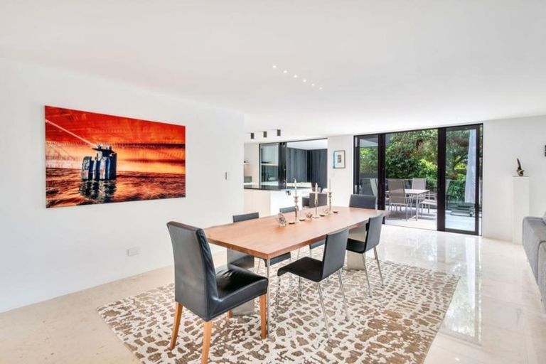 Photo of property in 14a Stanley Point Road, Stanley Point, Auckland, 0624