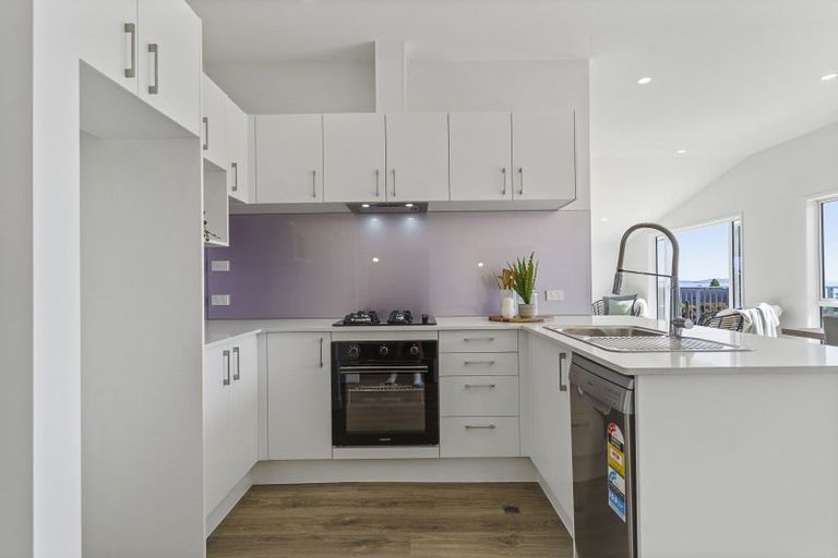 Photo of property in 16 Paisley Street, Mellons Bay, Auckland, 2014