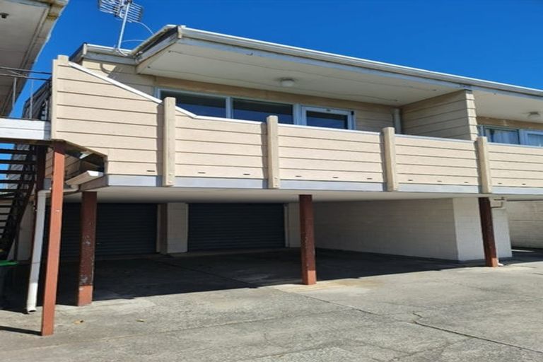 Photo of property in 2/7 Division Street, Riccarton, Christchurch, 8041