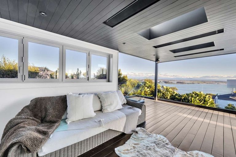 Photo of property in 6 Dunkeld Lane, Redcliffs, Christchurch, 8081