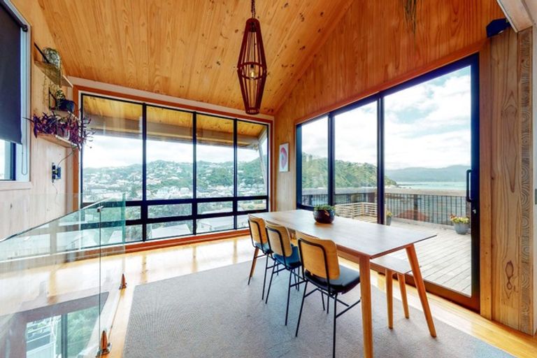 Photo of property in 4 Milne Terrace, Island Bay, Wellington, 6023