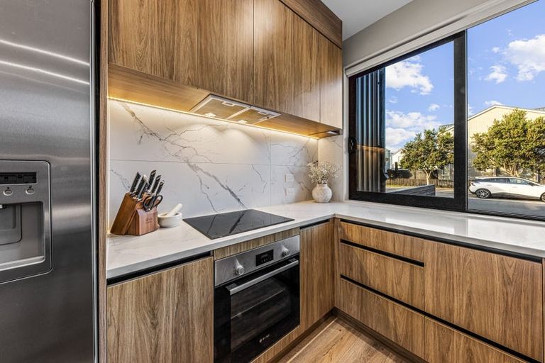 Photo of property in 42 Glidepath Road, Hobsonville, Auckland, 0616