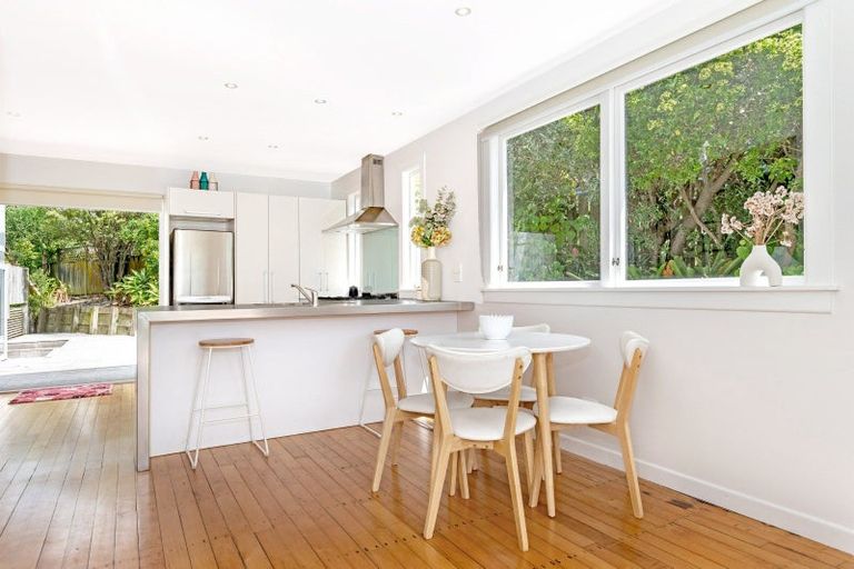 Photo of property in 4 Lysnar Street, Okitu, Gisborne, 4010