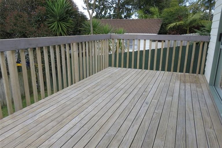 Photo of property in 10 Aldern Road, Massey, Auckland, 0614