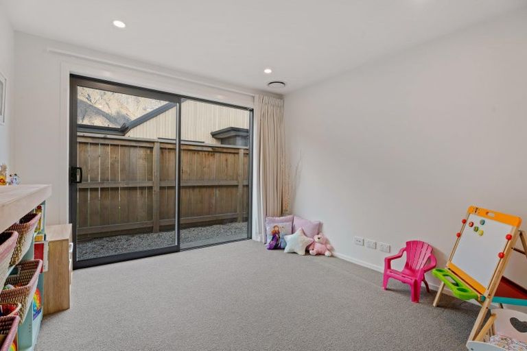 Photo of property in 43 Bannister Street, Jacks Point, Queenstown, 9371