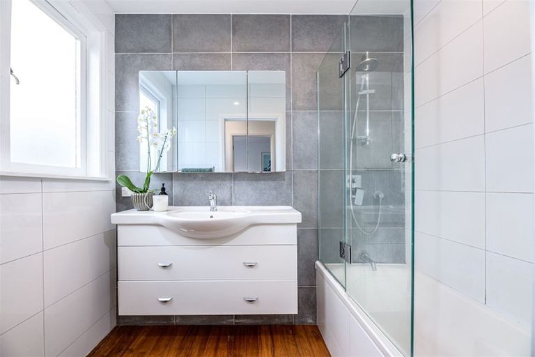 Photo of property in 18 Kamara Road, Glen Eden, Auckland, 0602