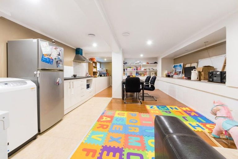 Photo of property in 26 Wycherley Drive, Bucklands Beach, Auckland, 2014