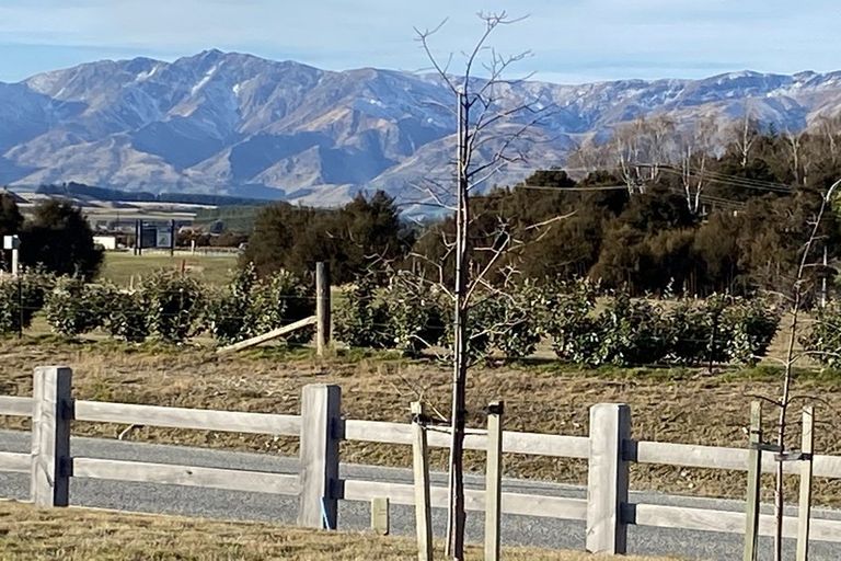 Photo of property in 1 Outlet Road, Wanaka, 9305