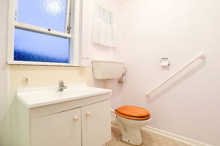 Photo of property in 103 Weldene Avenue, Glenfield, Auckland, 0629